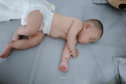 许昌六个月宝宝眼睛散光